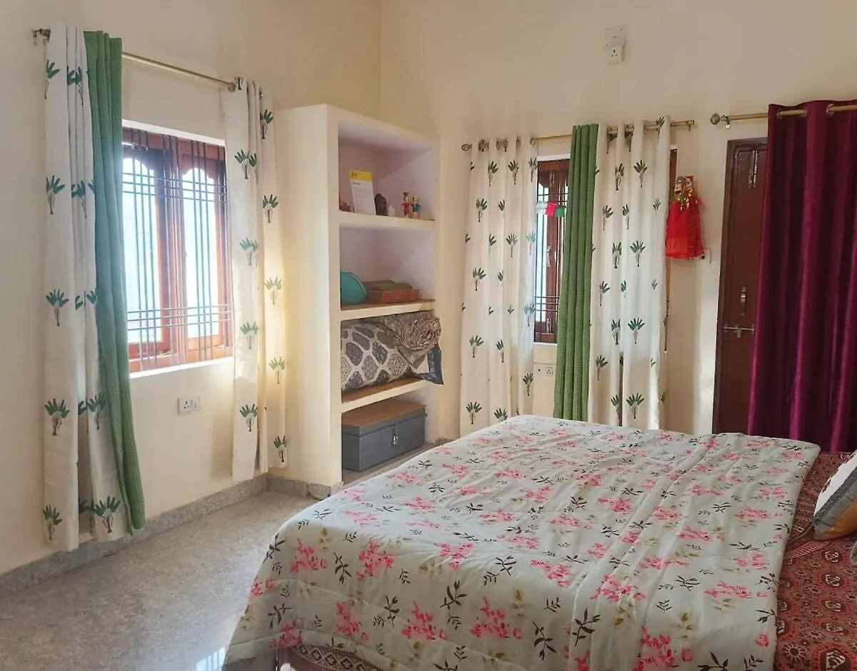 Apartment A Peaceful Family-Friendly Stay- Fully Furnished Varanasi