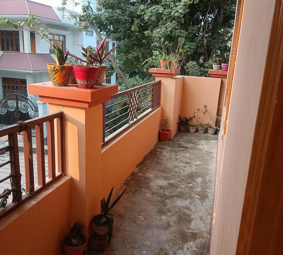 Apartment A Peaceful Family-Friendly Stay- Fully Furnished Varanasi India
